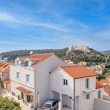 Villa Capitis In The Center- Exclusive Apartment 赫瓦尔 外观 照片
