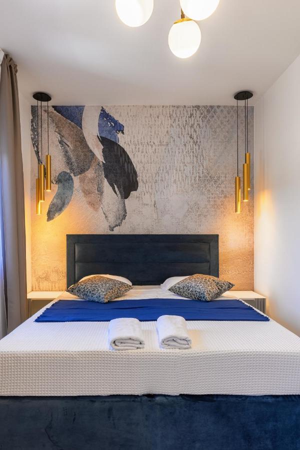 Villa Capitis In The Center- Exclusive Apartment 赫瓦尔 外观 照片